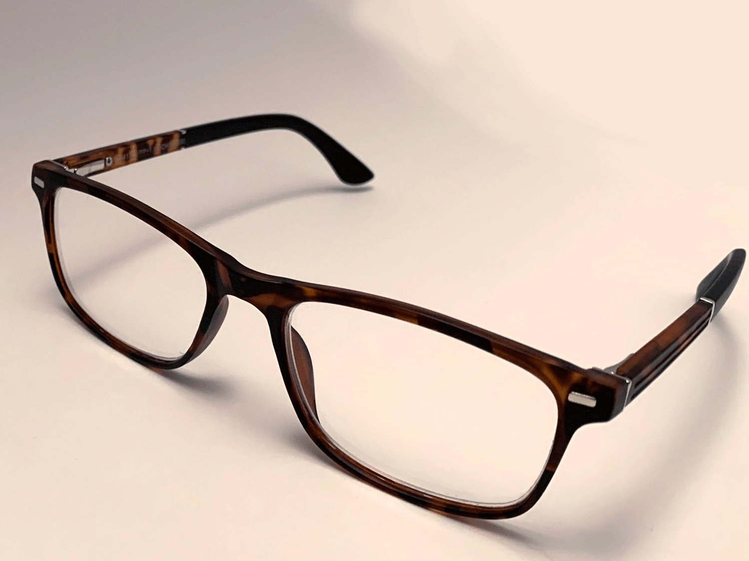11 Miami | Papa Retro sunglasses 3/4 view - moorganstern